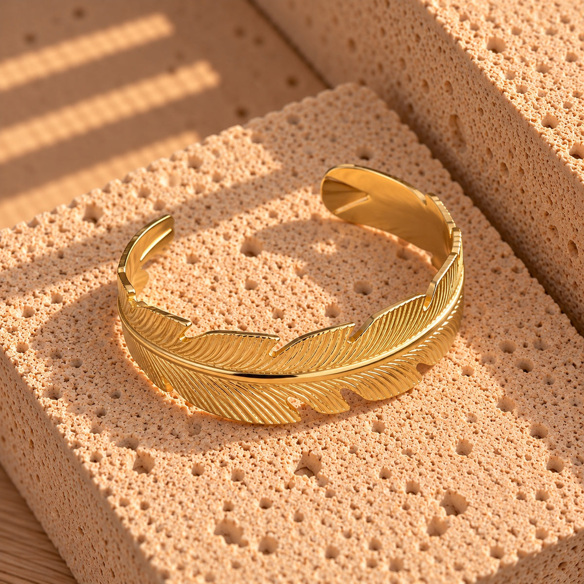 Wolff Jewelry Leafy Bangle Armbånd 18 karat guldbelagt