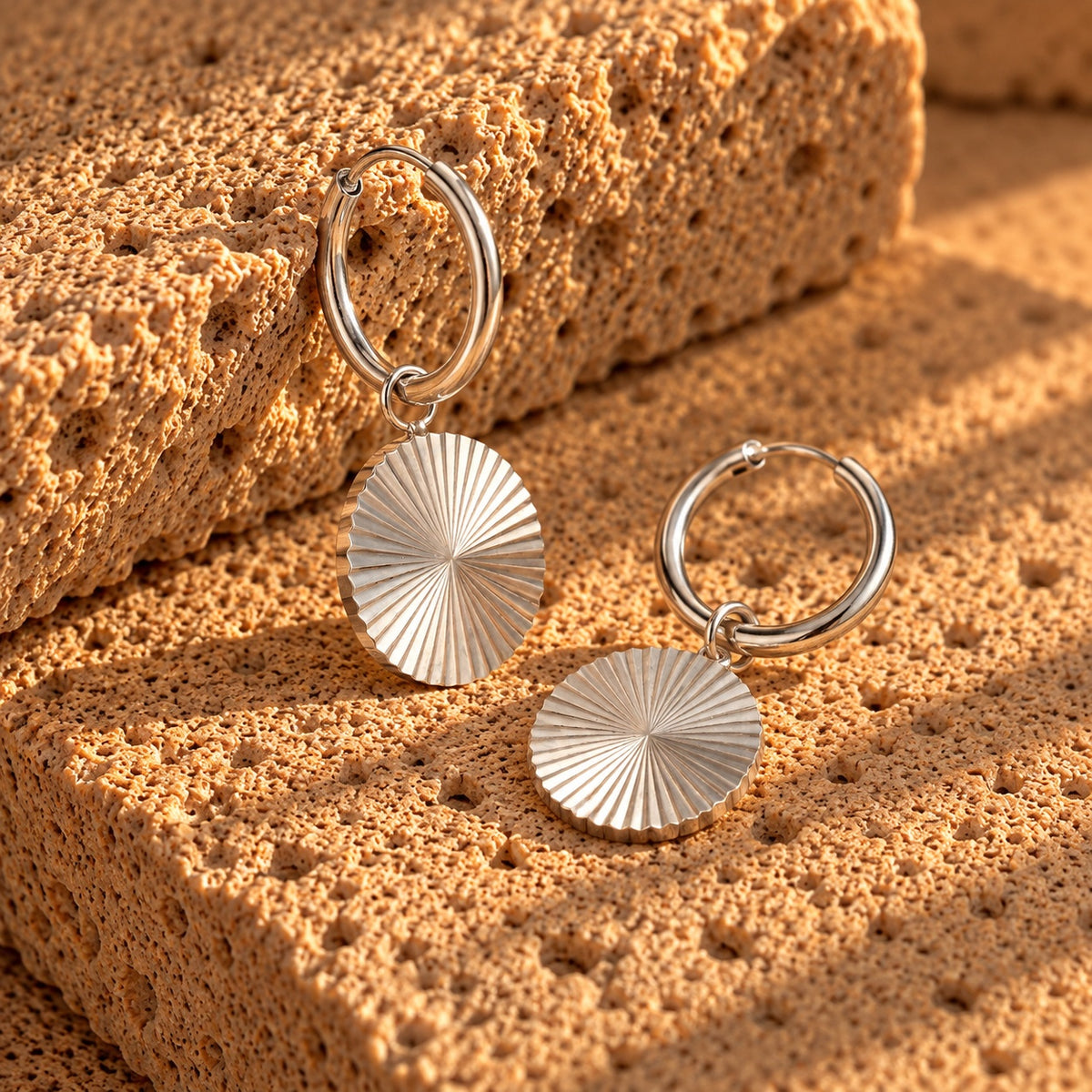 Wolff Jewelry Sunny Hoops Øreringe Sølvfarvet