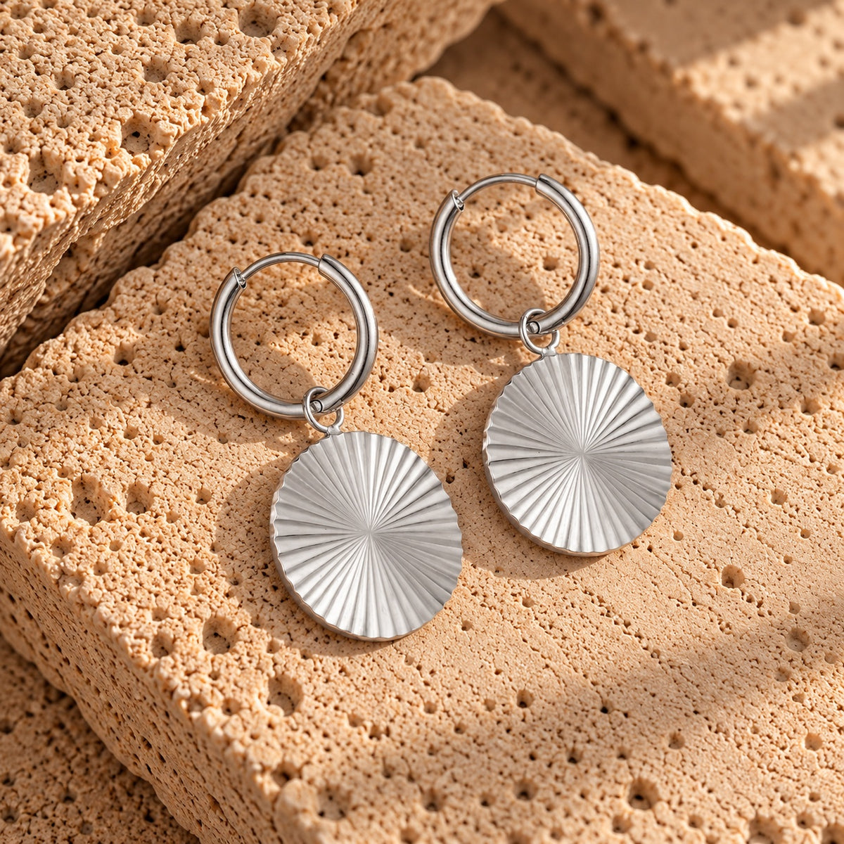 Wolff Jewelry Sunny Hoops Øreringe Sølvfarvet