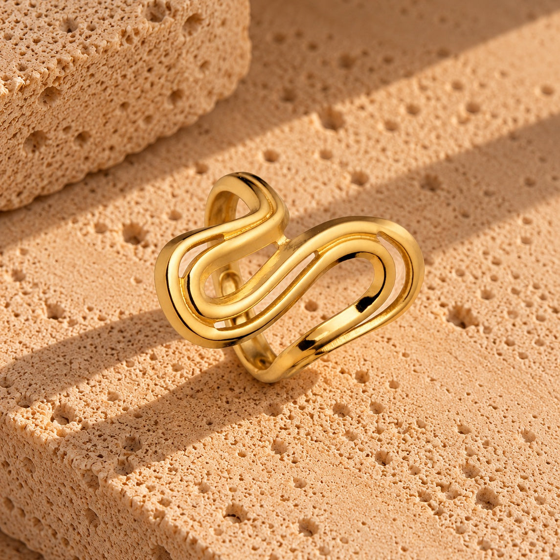 Wolff Jewelry Big Wavy Ring Ringe 18 karat guldbelagt