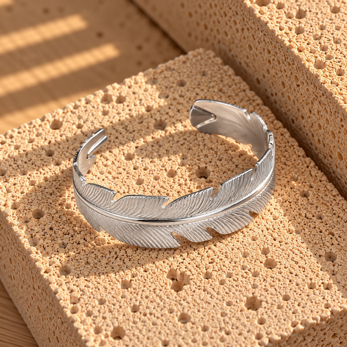 Wolff Jewelry Leafy Bangle Armbånd Sølvfarvet