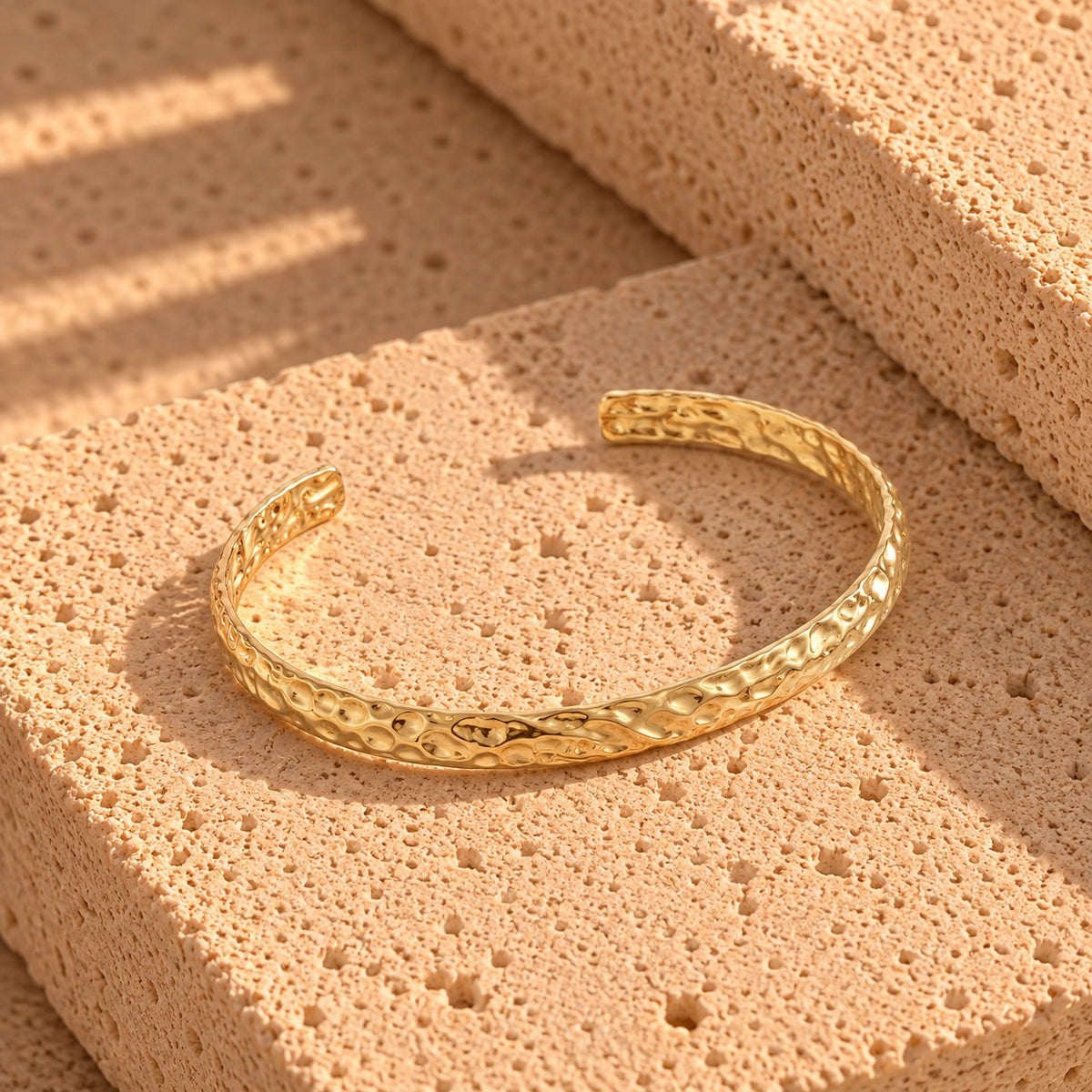 Wolff Jewelry Rustic Bangle Armbånd 18 karat guldbelagt