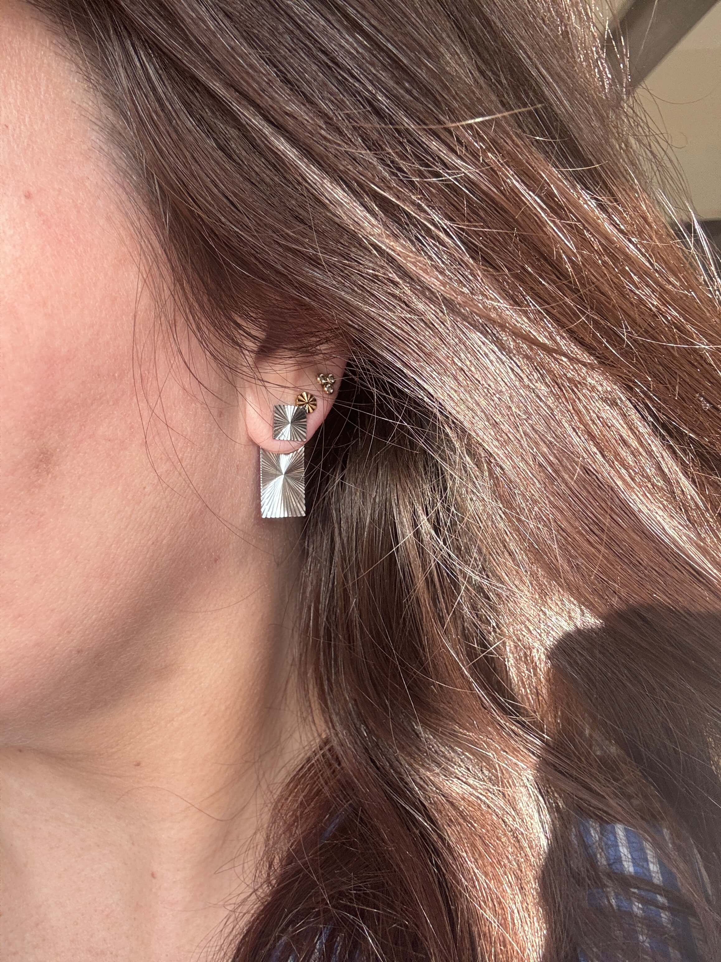 Wolff Jewelry Sunny Square Back Earring Øreringe Sølvfarvet